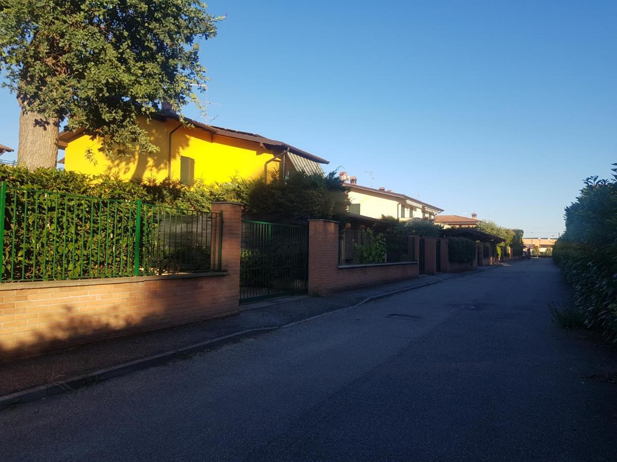 Hotel La Quercia Fiorita Trivolzio Exterior foto